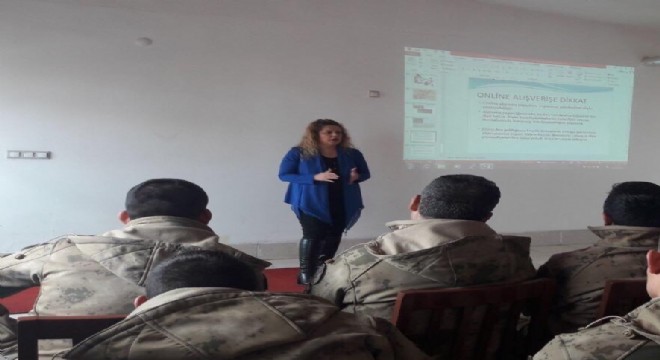 Mehmetçiğe ‘Bilinçli Medya Kullanımı' eğitimi