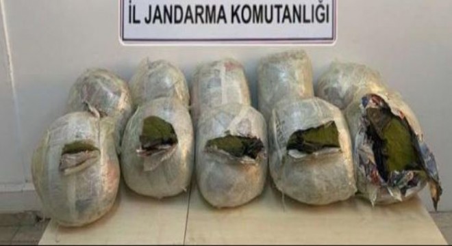 Menfez altında 59 kilo esrar ele geçirildi