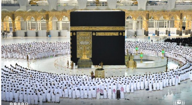 Mescid-i Haram'da mesafesiz ilk namaz