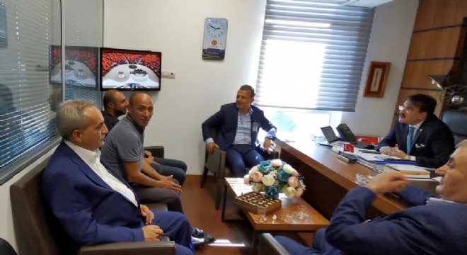 Milletvekili Aydemir'e kariyer ödülü