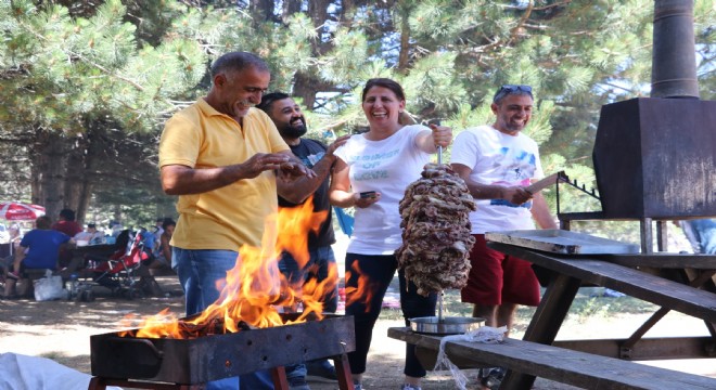 Milli parkta cağ kebabı keyfi