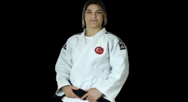 Milli sporcu Çelik'ten bronz madalya