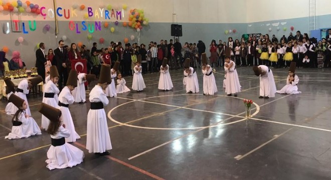 Miniklerin sema gösterisi büyüledi