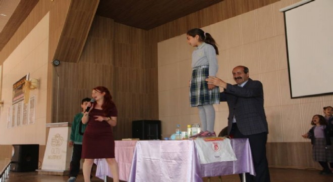 ‘Mucit Abla' Bilimi sevdirdi