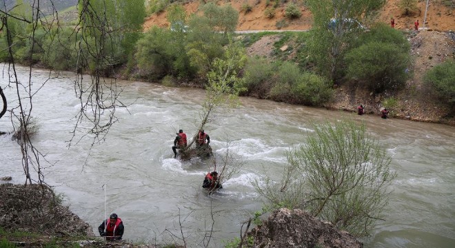 Munzur'da arama çalışmaları devam ediyor