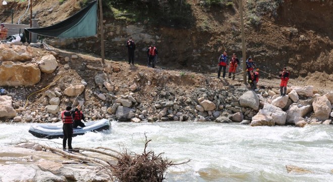 Munzur'da kayıpları arama çalışmaları sürüyor