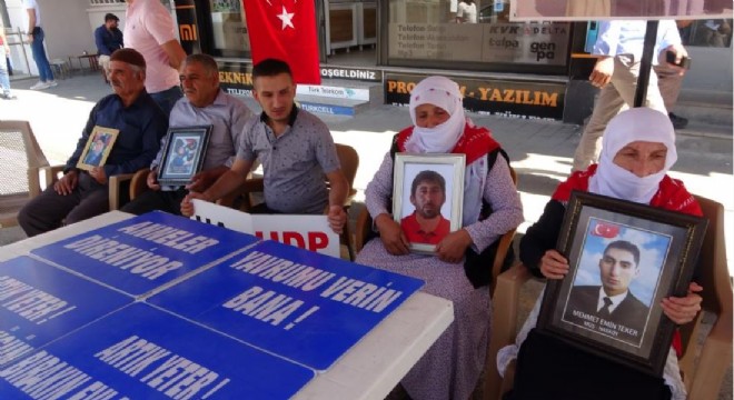 Muş'ta annelerin evlat nöbeti devam ediyor
