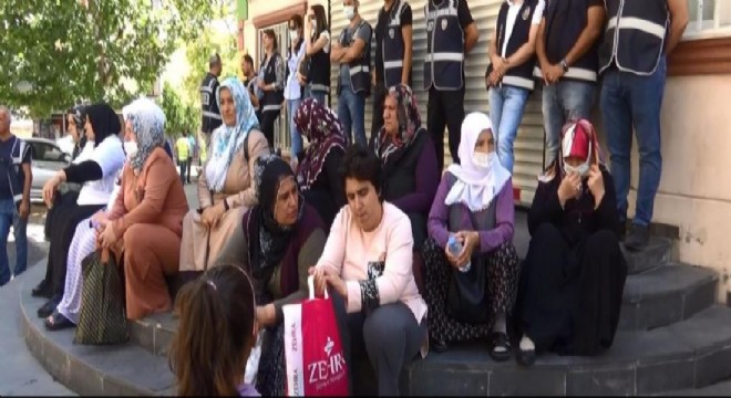 Nöbetteki Analardan evlatlarına çağrı