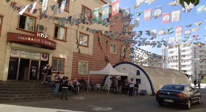 Nöbetteki ailelerden HDP'ye tepki