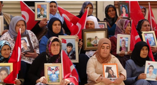 Nöbetteki anne Mutlu'dan HDP'ye tepki