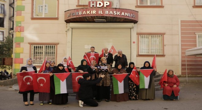 Nöbetteki annelerden İsrail'in zulmüne tepki