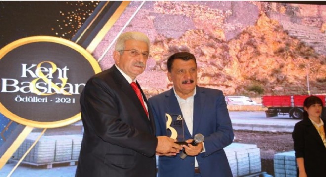 Oltu Belediye Başkanı Taşçı'ya proje ödülü