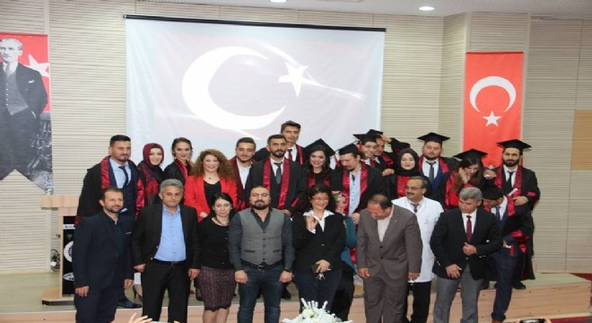 Oltu Yer Bilimleri Fakültesi ilk mezunlarını verdi