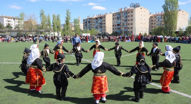 Oltu'da 23 Nisan coşkusu