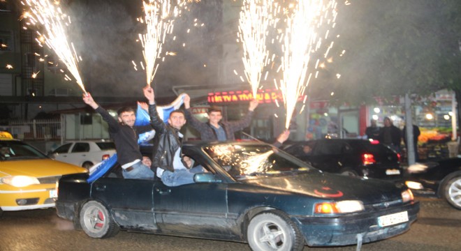 Oltu'da BB. Erzurumspor sevinci