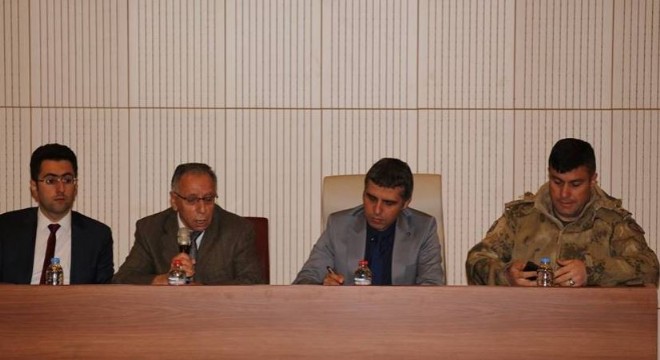 Oltu'da muhtarlar zirvesi