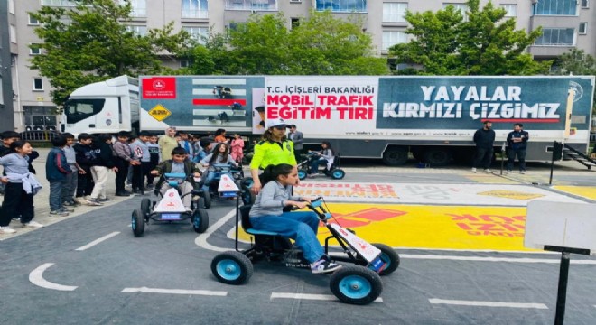 Oltu'da öğrencilere trafik eğitimi verildi