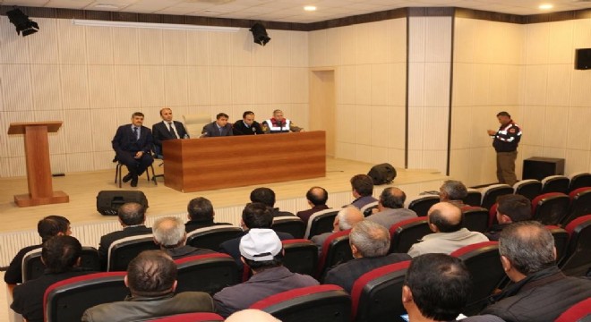 Oltu'da okul servis şoförlerine seminer