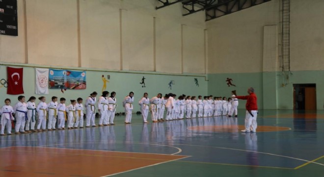 Oltu'da taekwondo kuşak sınavı heyecanı