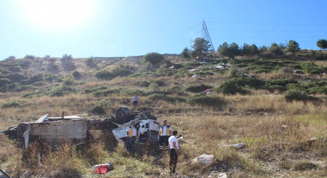 Oltu yolunda trafik kazası: 3 ölü