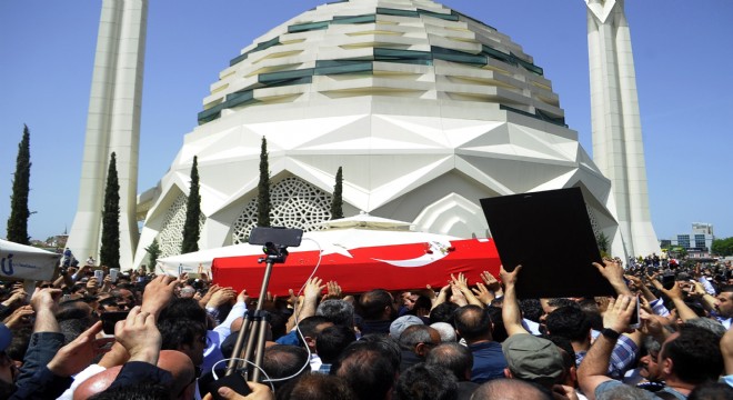 On binler Erkal'ı dualarla uğurladı