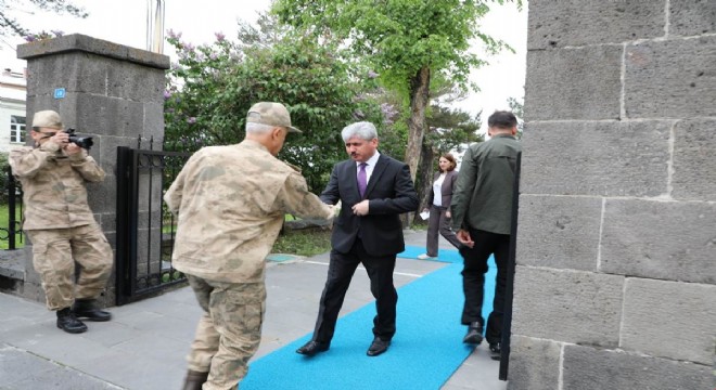 Orgeneral Çetin'den Vali Doğan'a ziyaret