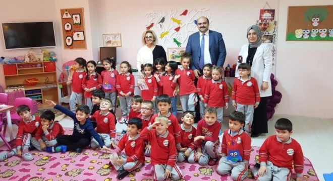 Orhan'dan anaokuluna minik sürpriz