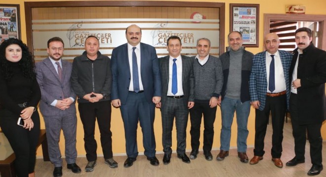 Orhan'dan basınla istişare