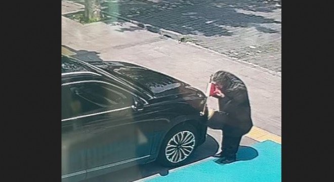 Karslı Anadan örnek bayrak saygısı