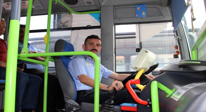 Otobüs şoförü yolcuyu hayata döndürdü