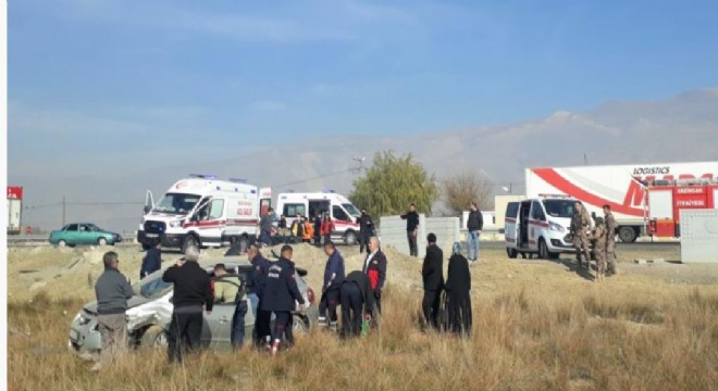 Otomobil şarampole devrildi: 2'si ağır 4 yaralı