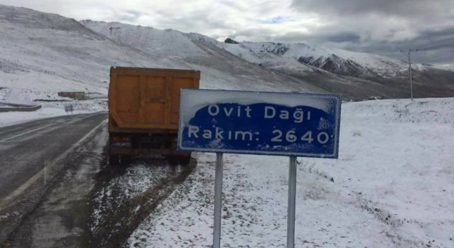 Ovit Geçidi'ne yılın ilk karı düştü