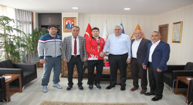 Öz başarıyı ödüllendirdi