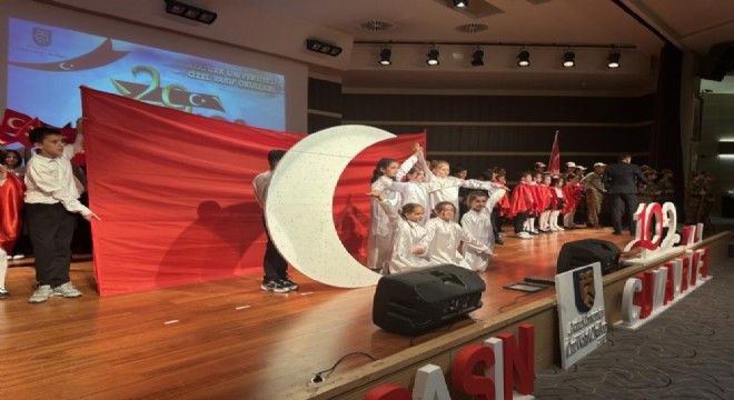 Özel Vakıf Okulları'ndan Cumhuriyet coşkusu