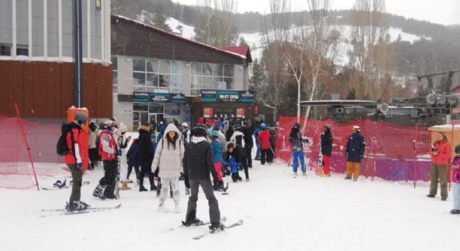 Palandöken 2022'ye kayakseverlerle girdi