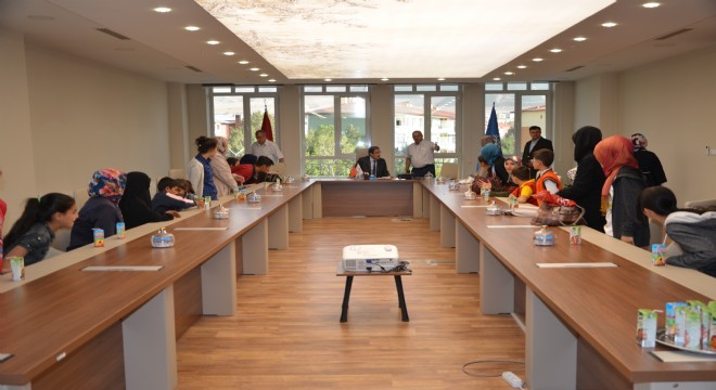 Palandöken Belediyesi'nden öğrencilere kırtasiye desteği