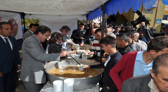 Palandöken Belediyesinden aşure etkinliği