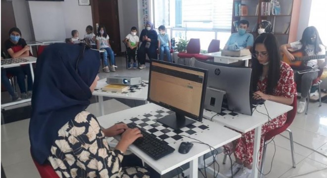 Palandöken Gençlik Merkezi'nden bilişim kursu
