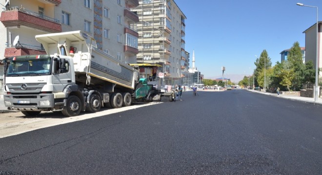 Palandöken'de asfaltlama sezonu devam ediyor