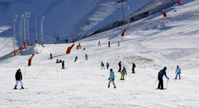 Palandöken'de hafta sonu kayak keyfi