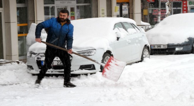 Palandöken'de kar kalınlığı 1.4 metreye yükseldi