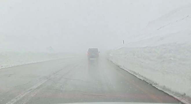 Palandöken'de kar mesaisi devam ediyor