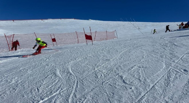 Palandöken'de kayak yarışları başladı