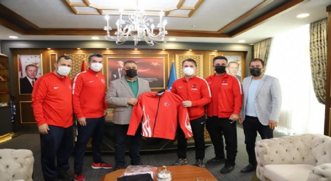 Palandöken'den Tokyo'ya Milli köprü