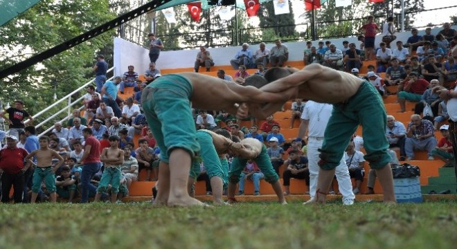 Pasinler'de Altın Kemer İranlı Mirzapu'nun oldu