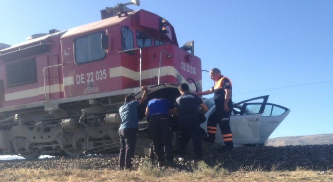 Pasinler'de feci kaza: 1 ölü, 3 yaralı