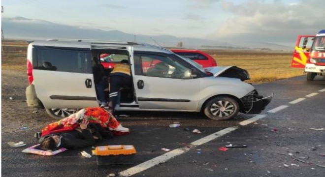 Pasinler'de trafik kazası: 6 yaralı