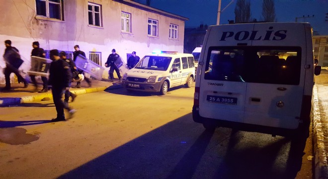 Polis sabaha kadar nöbet tuttu