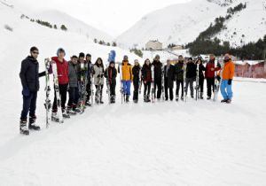 ETÜ'den öğrencilere sportif destek