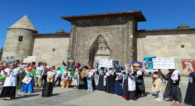 Sağlıkçıların sessiz yürüyüşünde 32. hafta